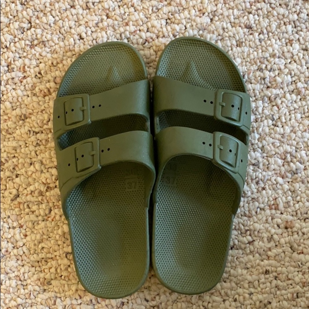 Freedom Moses rubber slides